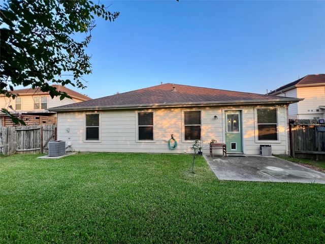 16750 Bending Creek Lane, Friendswood, TX 77546