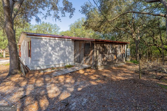 5768 Holly Drive, Blackshear, GA 31516