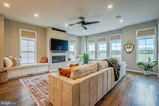 19820 BODMER DR, Ashburn, VA 20147