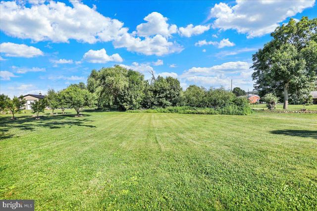 225 N CHURCH ST, Robesonia, PA 19551