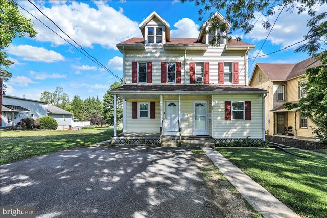 225 N CHURCH ST, Robesonia, PA 19551