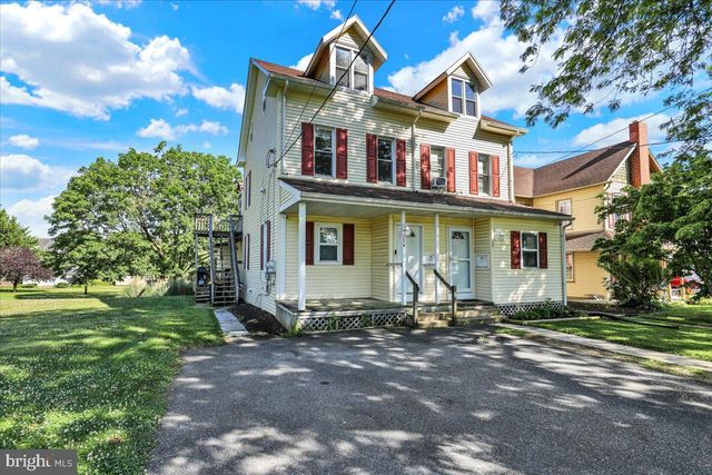 225 N CHURCH ST, Robesonia, PA 19551