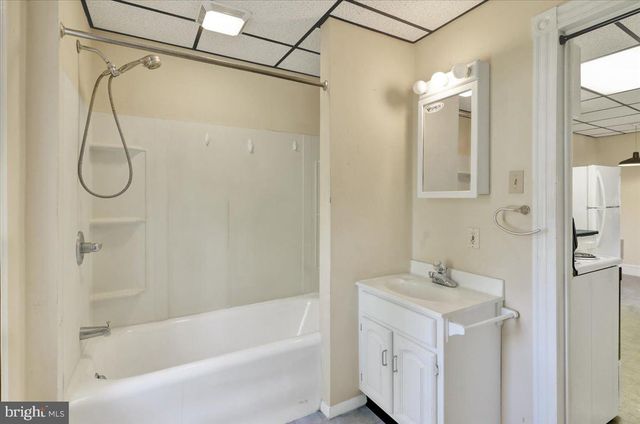 225 N CHURCH ST, Robesonia, PA 19551