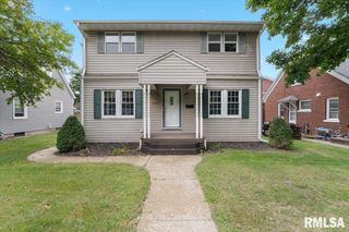 2218 11TH Avenue, Moline, IL 61265