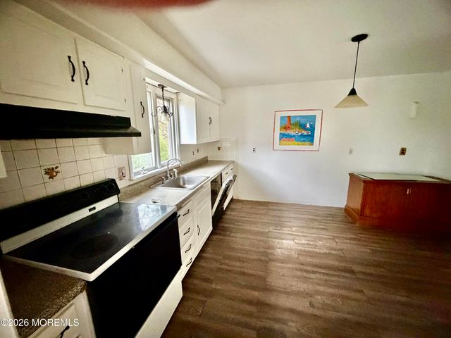 350 Bartley Road, Jackson, NJ 08527