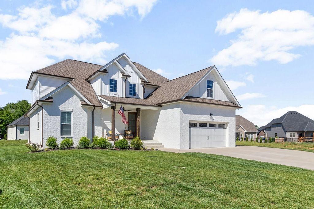553 Bowden Dr, Clarksville, TN 37043