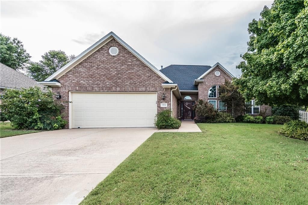 5302 S 44th Place, Rogers, AR 72758