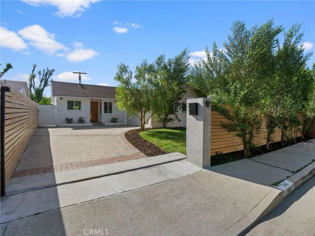 5141 Don Pio Drive, Woodland Hills, CA 91364