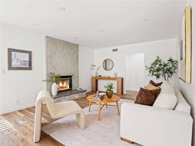 5141 Don Pio Drive, Woodland Hills, CA 91364