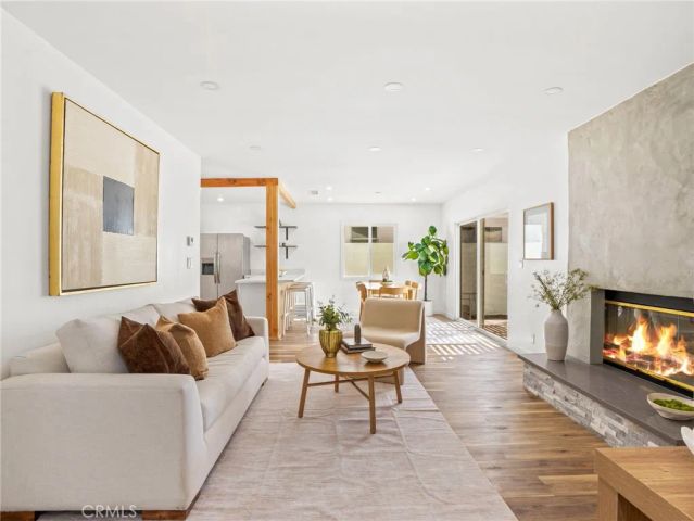 5141 Don Pio Drive, Woodland Hills, CA 91364