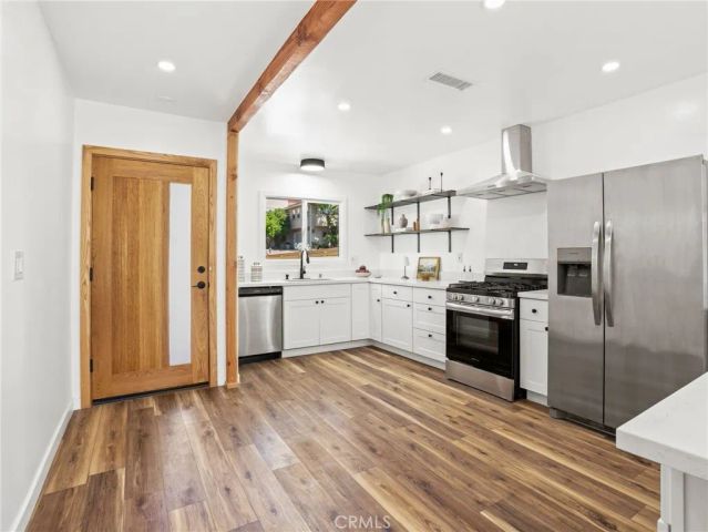 5141 Don Pio Drive, Woodland Hills, CA 91364