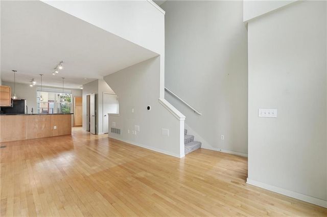 4577 Madison Avenue E4, Kansas City, MO 64111