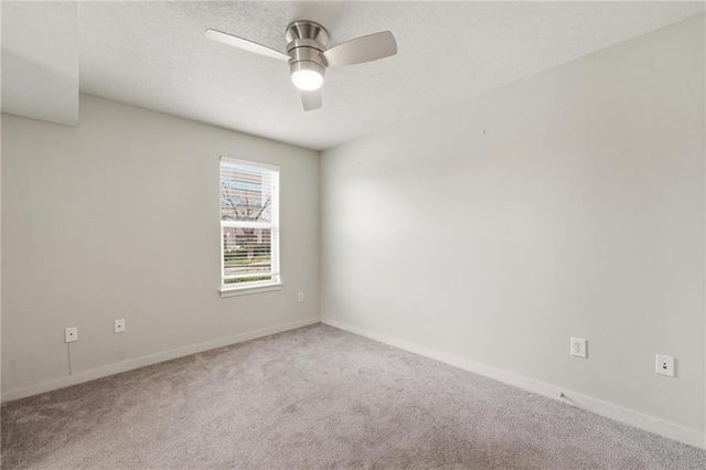 4577 Madison Avenue E4, Kansas City, MO 64111