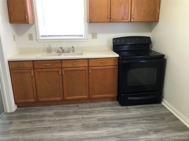 19384 Norborne, Redford, MI 48240