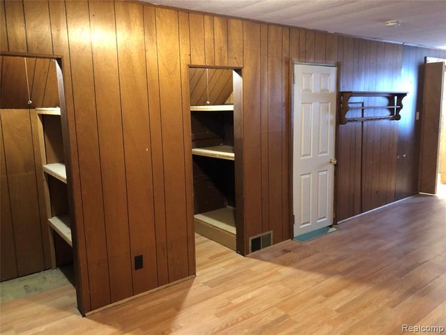 19384 Norborne, Redford, MI 48240