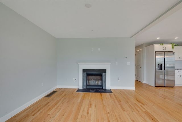 1202 Hazelwood Way 1202, Clinton, MA 01510