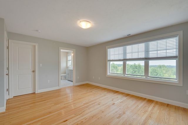 1202 Hazelwood Way 1202, Clinton, MA 01510