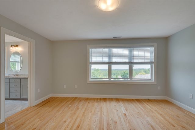 1202 Hazelwood Way 1202, Clinton, MA 01510