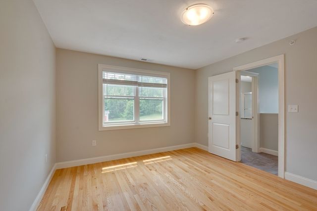 1202 Hazelwood Way 1202, Clinton, MA 01510