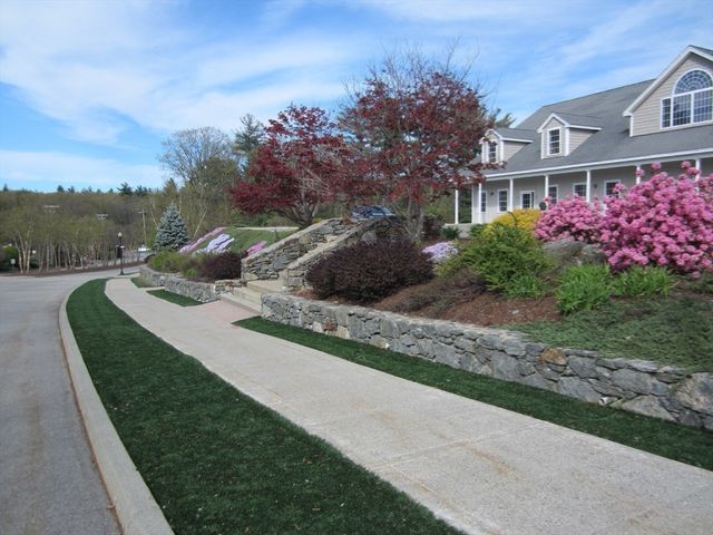 1202 Hazelwood Way 1202, Clinton, MA 01510
