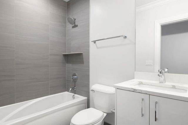 6555 W North Avenue 301, Oak Park, IL 60302