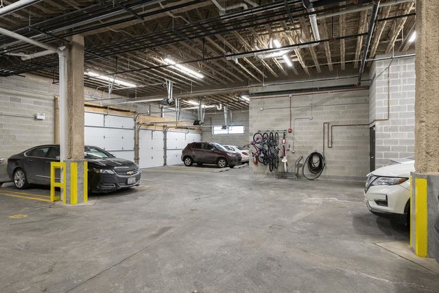 6555 W North Avenue 301, Oak Park, IL 60302