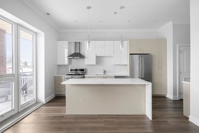 6555 W North Avenue 301, Oak Park, IL 60302