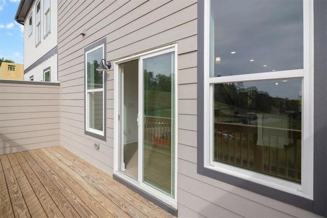 624 Oakleaf Grove Lane, Sugar Hill, GA 30518