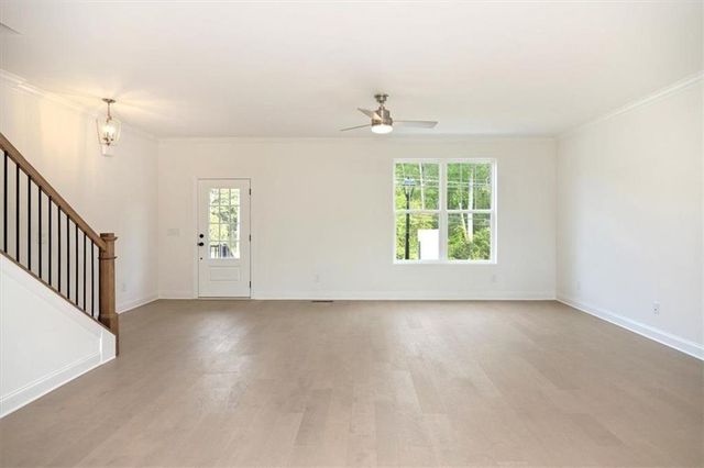 624 Oakleaf Grove Lane, Sugar Hill, GA 30518