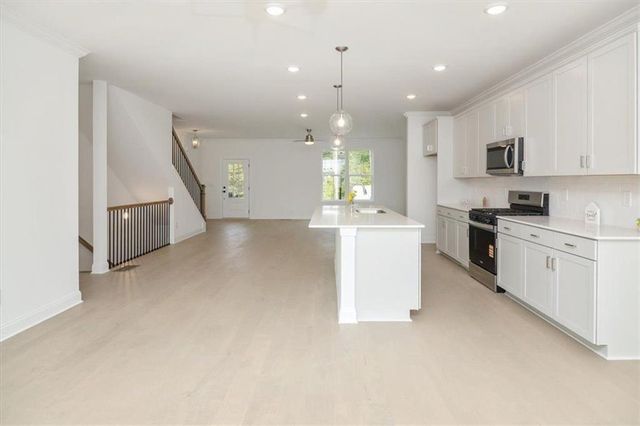 624 Oakleaf Grove Lane, Sugar Hill, GA 30518