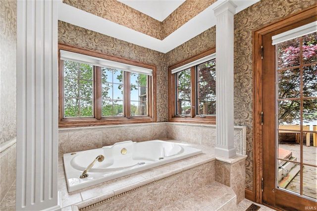 54940 Woodhold Court, Elkhart, IN 46516