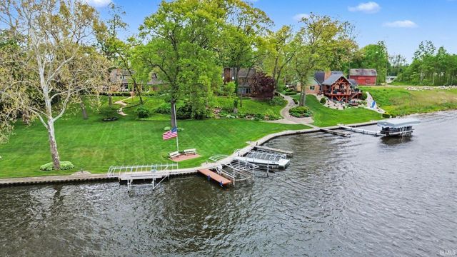 54940 Woodhold Court, Elkhart, IN 46516
