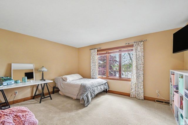 54940 Woodhold Court, Elkhart, IN 46516