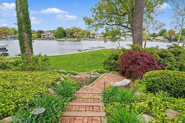 54940 Woodhold Court, Elkhart, IN 46516