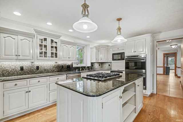 54940 Woodhold Court, Elkhart, IN 46516