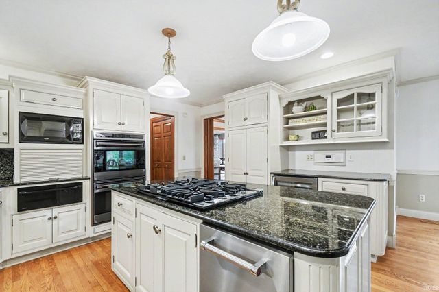 54940 Woodhold Court, Elkhart, IN 46516