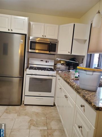 611 Bergen Boulevard, Ridgefield, NJ 07657