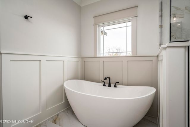 6308 Brentwood Dr, Crestwood, KY 40014