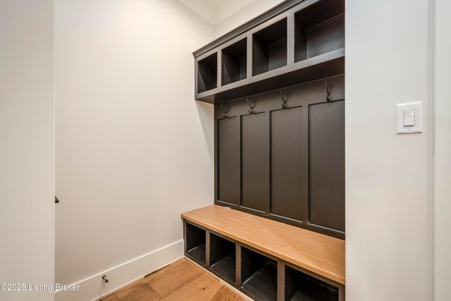 6308 Brentwood Dr, Crestwood, KY 40014