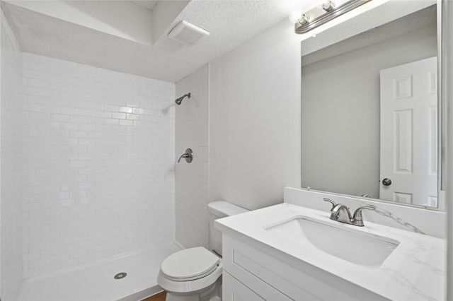 1508 S 8th Street, La Porte, TX 77571