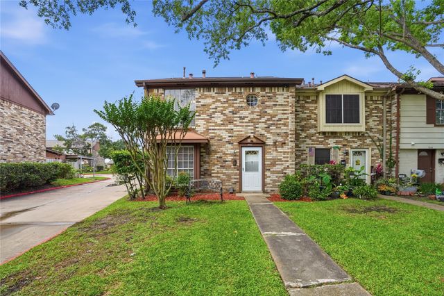 1508 S 8th Street, La Porte, TX 77571