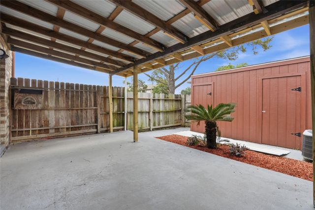 1508 S 8th Street, La Porte, TX 77571