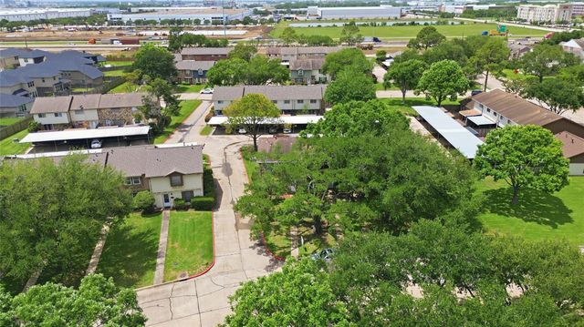 1508 S 8th Street, La Porte, TX 77571