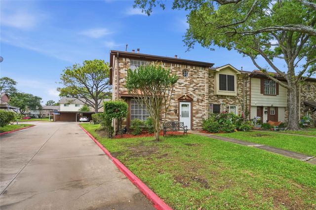 1508 S 8th Street, La Porte, TX 77571