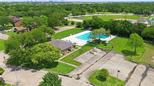 1508 S 8th Street, La Porte, TX 77571