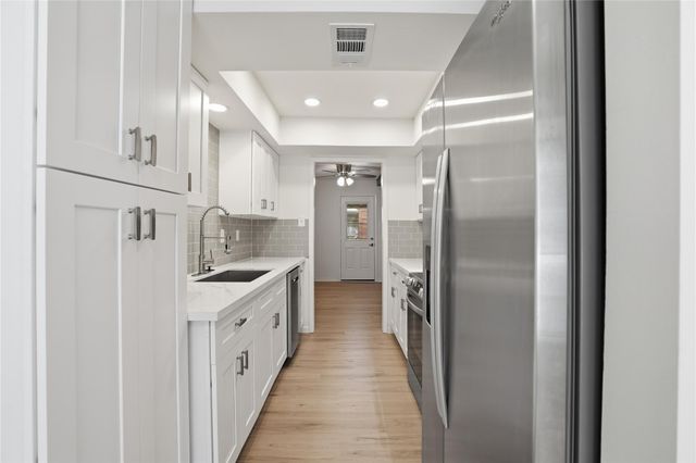 1508 S 8th Street, La Porte, TX 77571