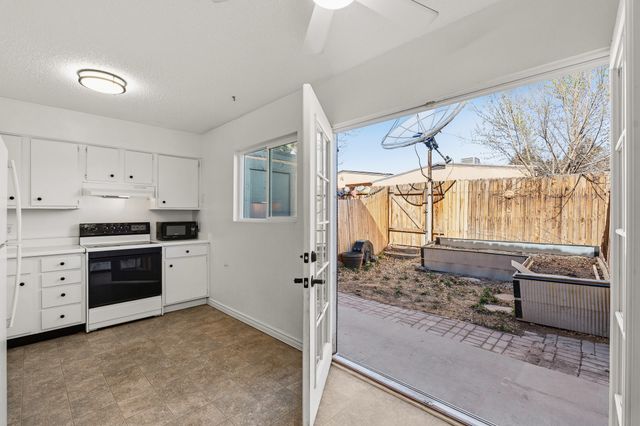 71 Park Lane B, White Rock, NM 87547