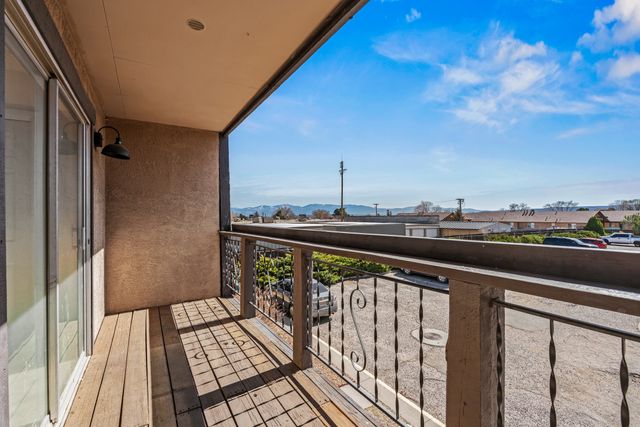 71 Park Lane B, White Rock, NM 87547