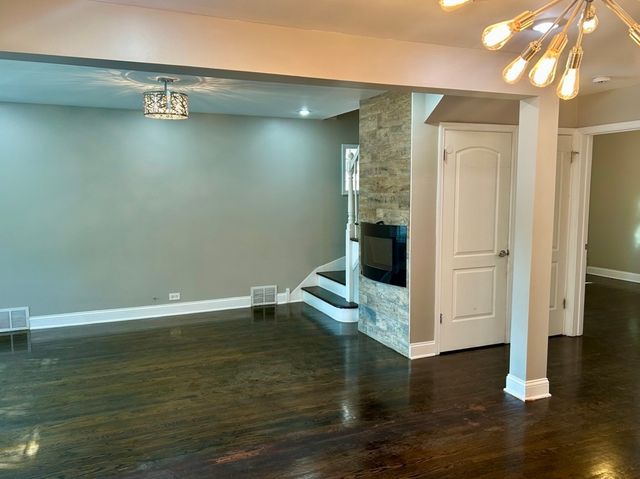 8926 S Jeffery Boulevard, Chicago, IL 60617