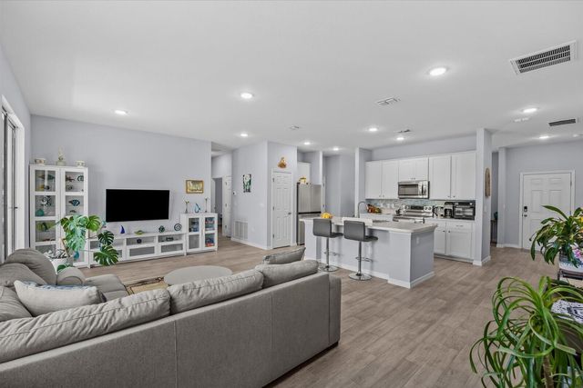 2063 SE South Buttonwood Drive, Port St. Lucie, FL 34952